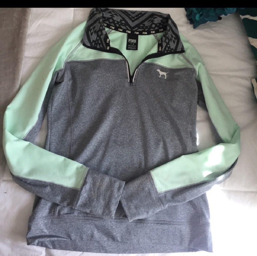 VS pink pullover top